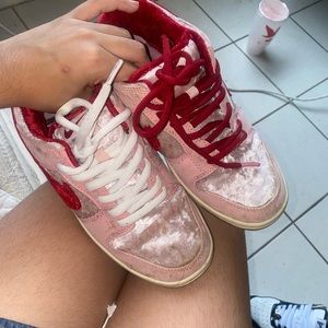 womens strange love dunks